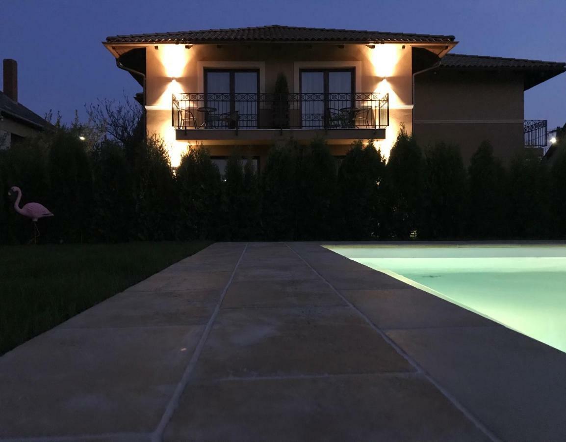 Villa Aruba & Private Spa Suites Keszthely Exterior foto